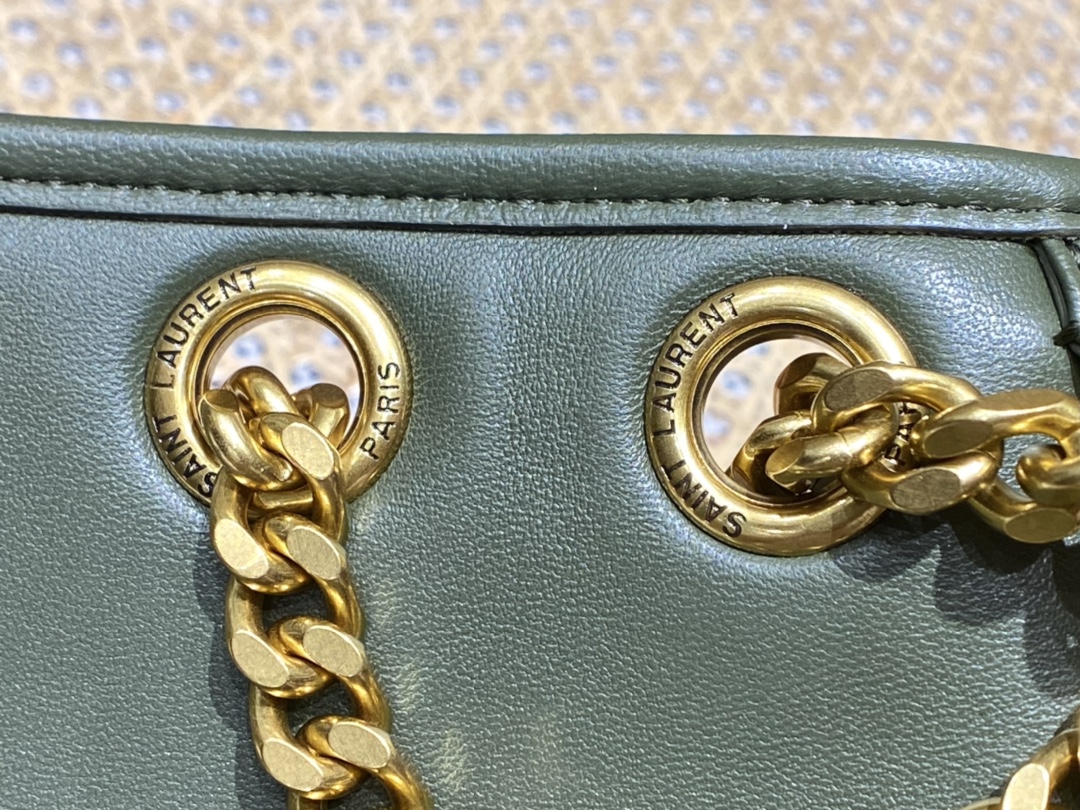 Saint laurent Ysl 𝑵𝒊𝒌𝒊 𝑳𝒂𝒎𝒃 28CM 小羊皮邮差包 498894/橄榄绿