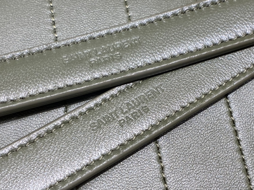 Saint laurent Ysl 𝑵𝒊𝒌𝒊 𝑳𝒂𝒎𝒃 28CM 小羊皮邮差包 498894/橄榄绿