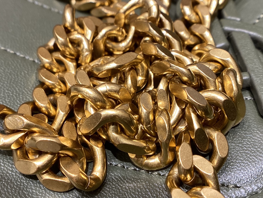 Saint laurent Ysl 𝑵𝒊𝒌𝒊 𝑳𝒂𝒎𝒃 28CM 小羊皮邮差包 498894/橄榄绿