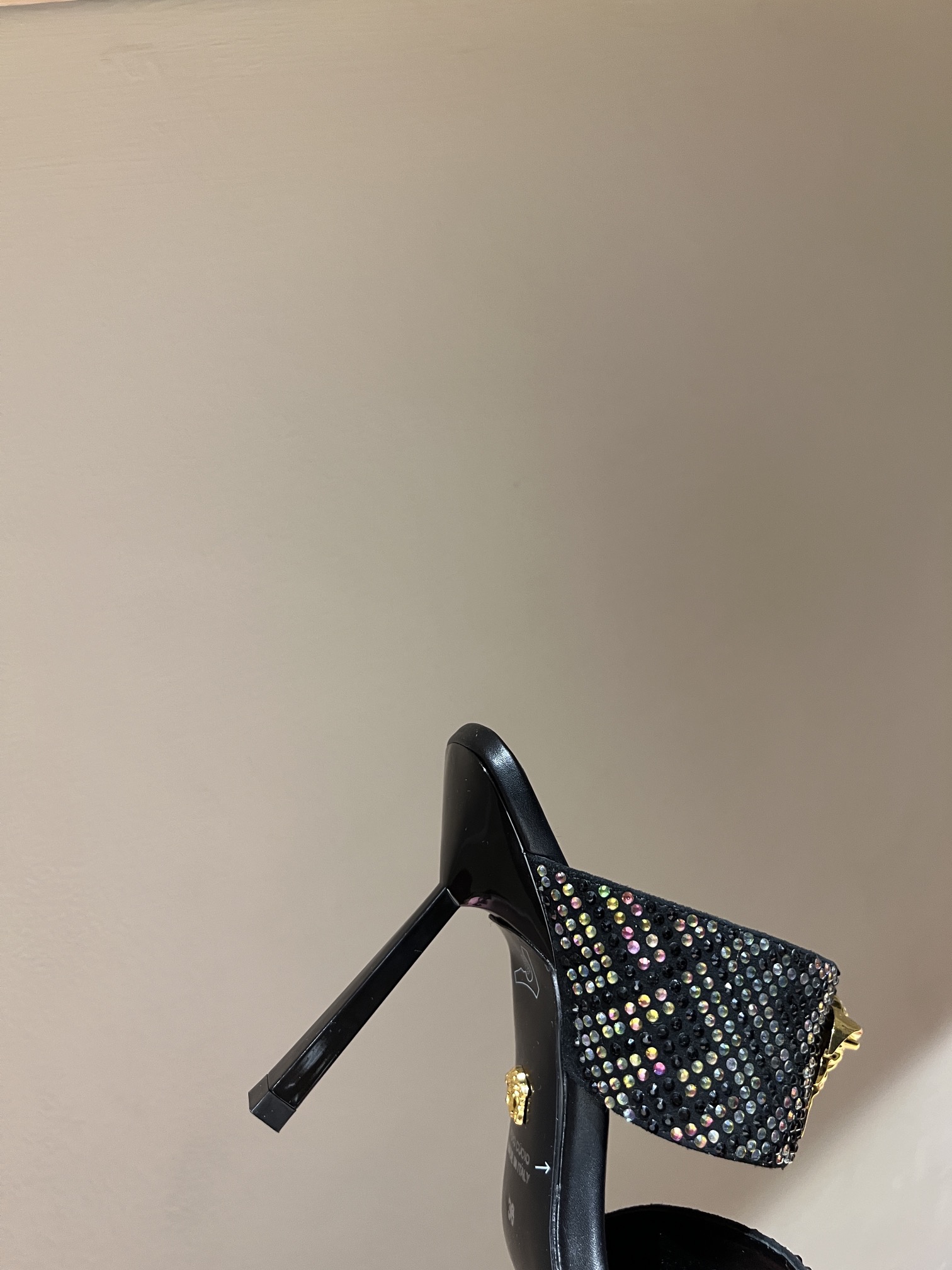 Fendi x Versace Collaboration: Fashion Week Highlights and Key Details - 图片 7