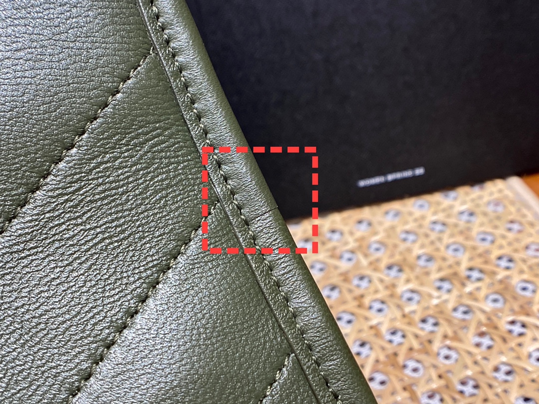 Saint laurent Ysl 𝑵𝒊𝒌𝒊 𝑳𝒂𝒎𝒃 28CM 小羊皮邮差包 498894/橄榄绿
