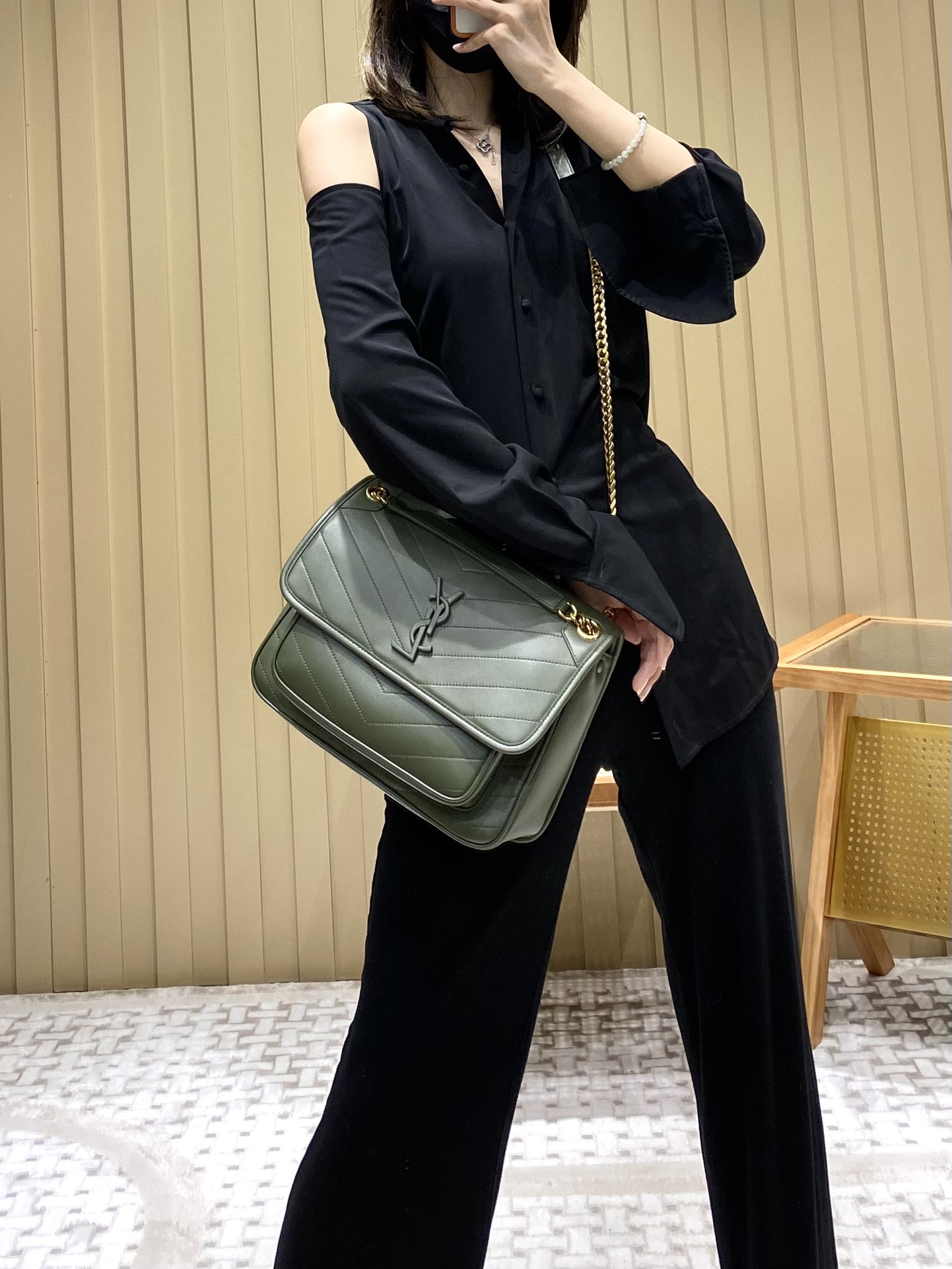 Saint laurent Ysl 𝑵𝒊𝒌𝒊 𝑳𝒂𝒎𝒃 28CM 小羊皮邮差包 498894/橄榄绿
