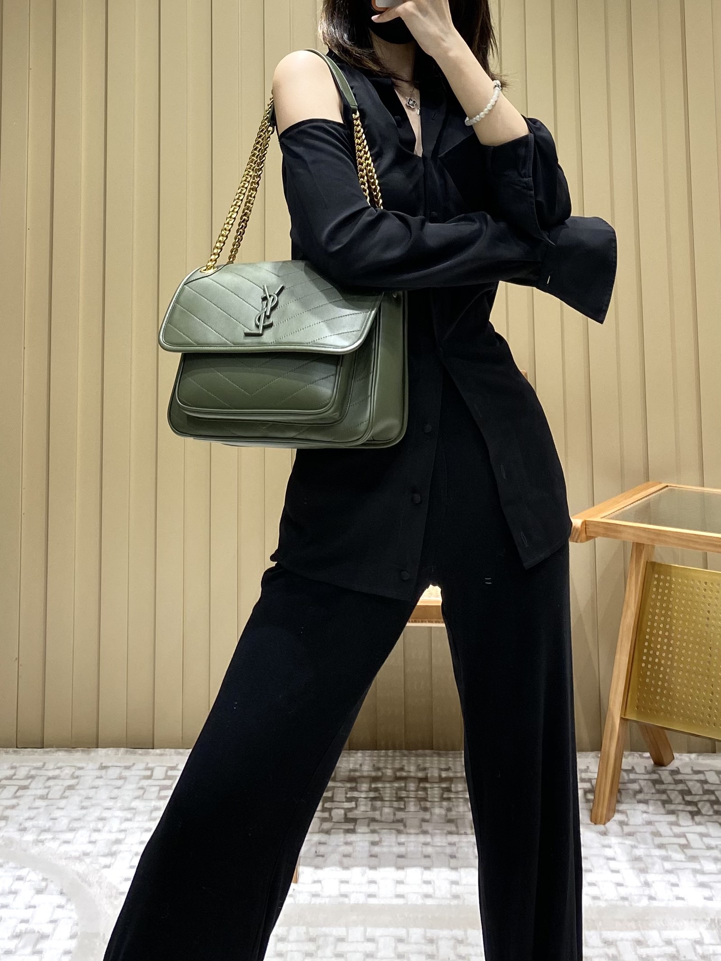 Saint laurent Ysl 𝑵𝒊𝒌𝒊 𝑳𝒂𝒎𝒃 28CM 小羊皮邮差包 498894/橄榄绿