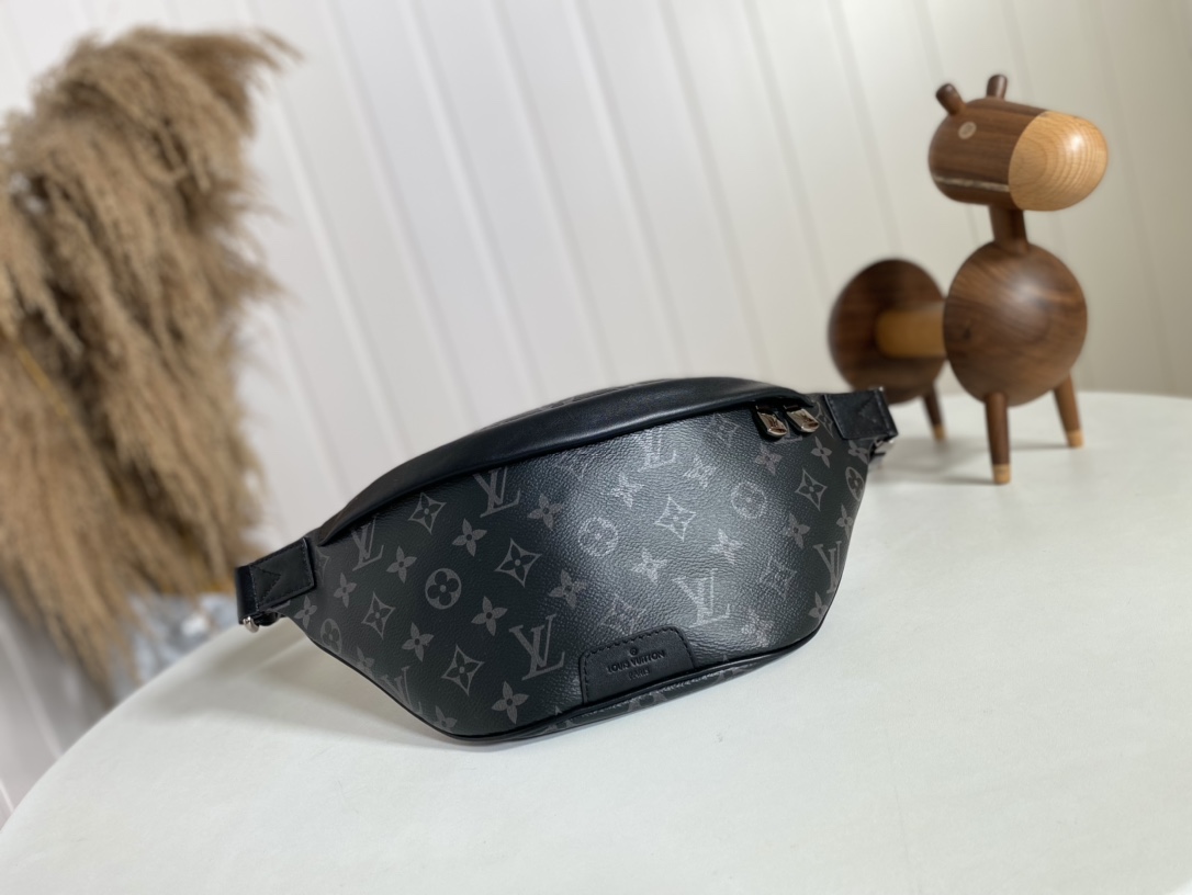 Louis Vuitton LV Discovery Belt Bags & Fanny Packs Monogram Canvas Fashion Casual M46035