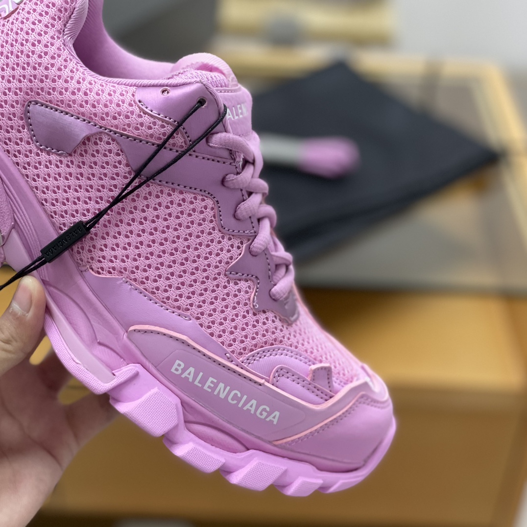 BALENCIAGA巴黎世家   巴黎22夏季新品TRACK.3  粉色/黑色/杏色网布运动鞋