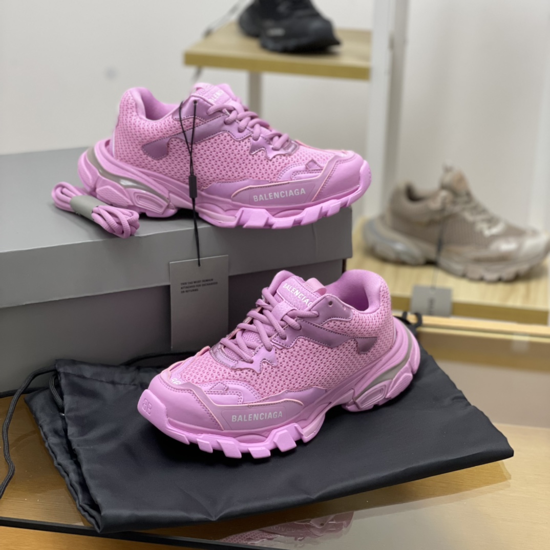 BALENCIAGA巴黎世家   巴黎22夏季新品TRACK.3  粉色/黑色/杏色网布运动鞋