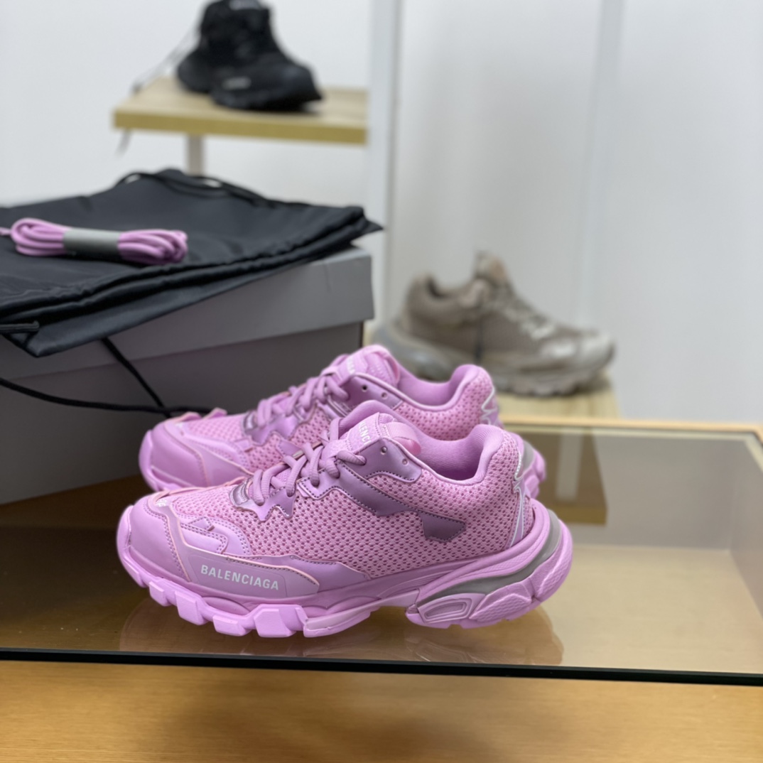 BALENCIAGA巴黎世家   巴黎22夏季新品TRACK.3  粉色/黑色/杏色网布运动鞋