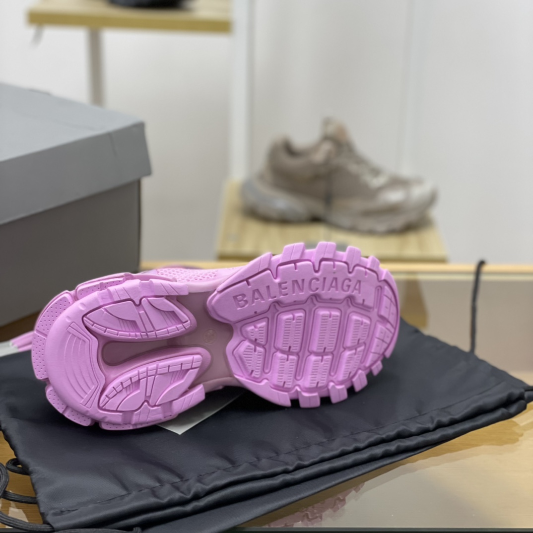BALENCIAGA巴黎世家   巴黎22夏季新品TRACK.3  粉色/黑色/杏色网布运动鞋