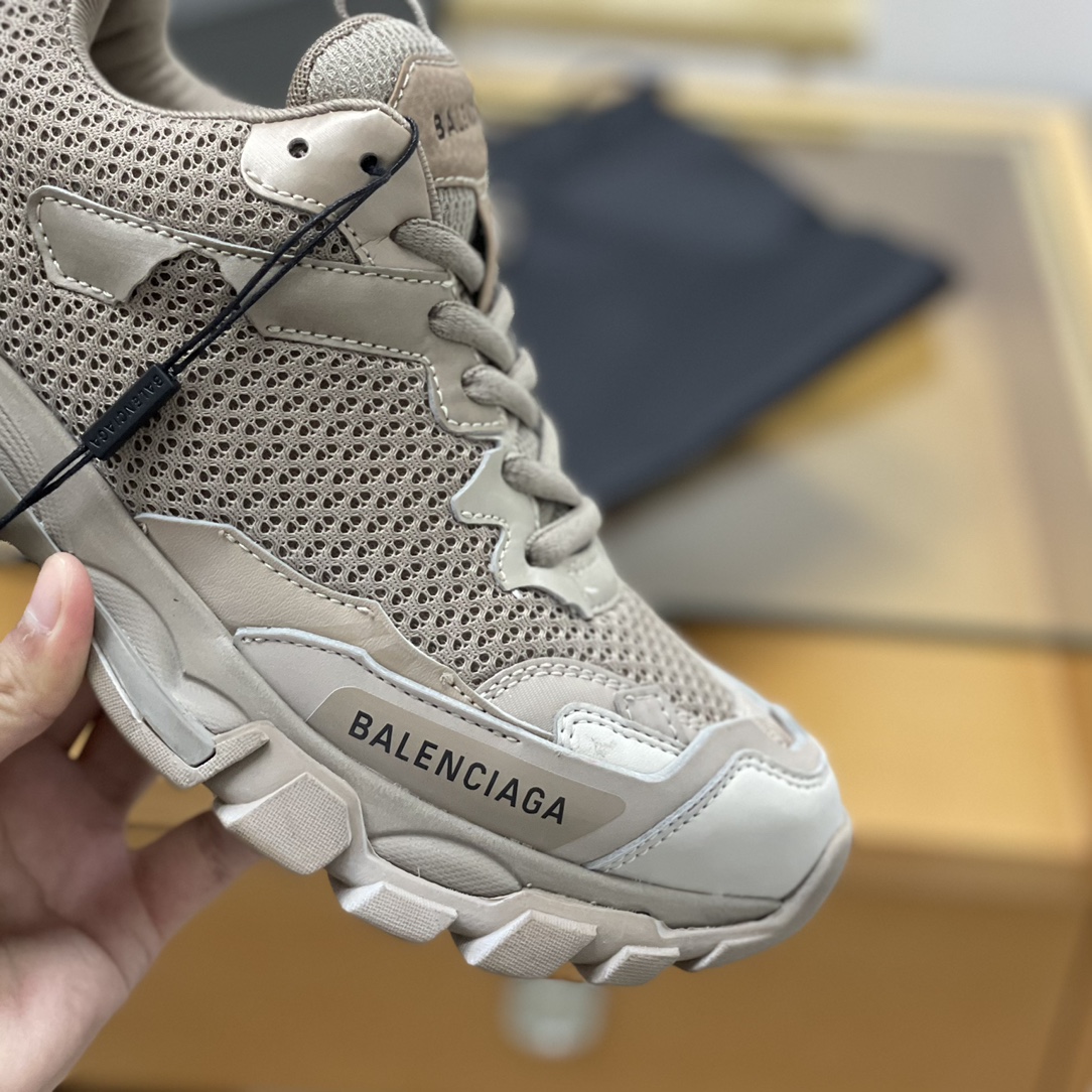BALENCIAGA巴黎世家   巴黎22夏季新品TRACK.3  粉色/黑色/杏色网布运动鞋