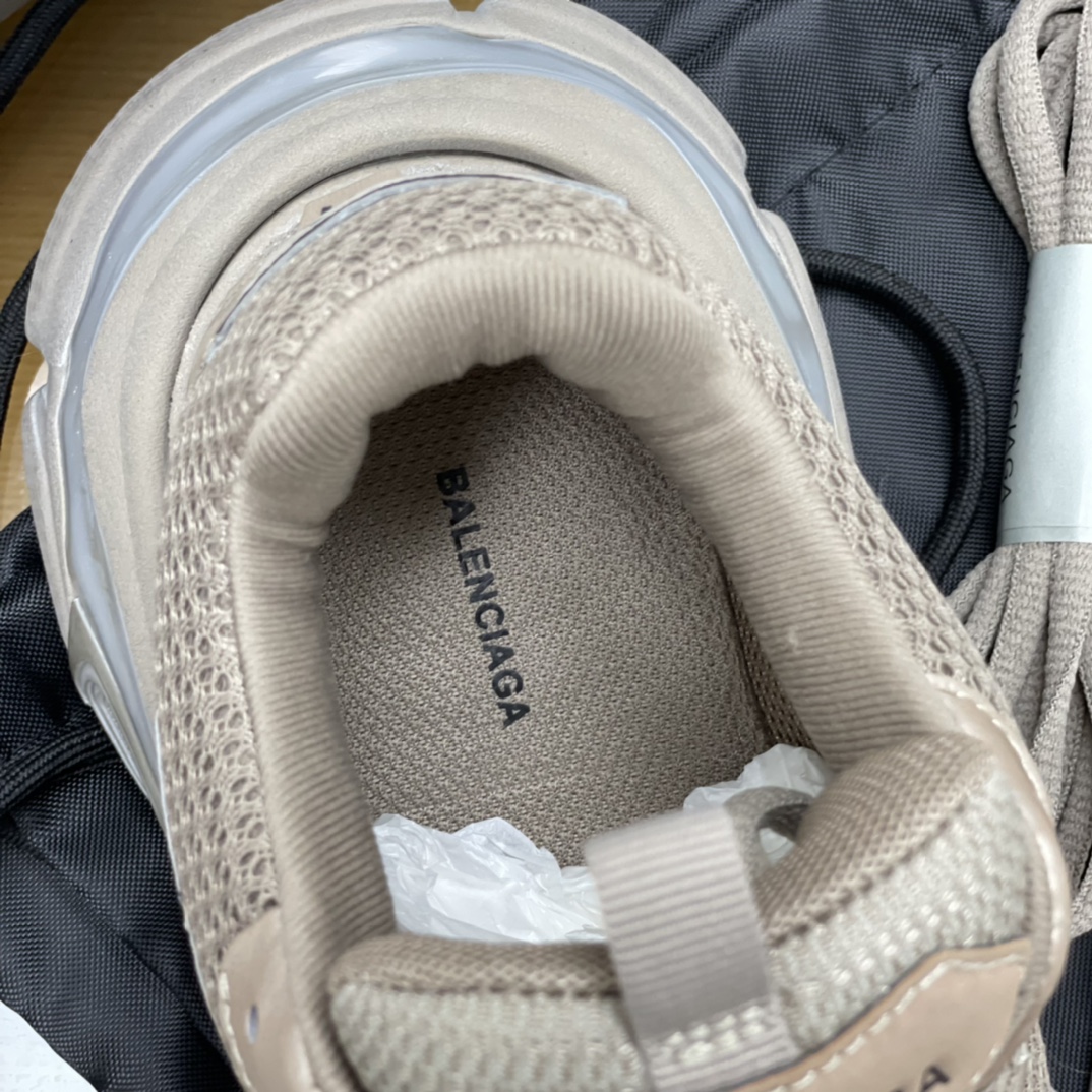 BALENCIAGA巴黎世家   巴黎22夏季新品TRACK.3  粉色/黑色/杏色网布运动鞋