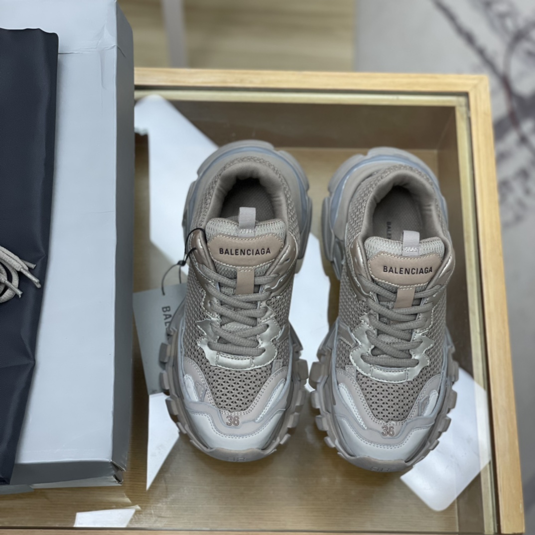 BALENCIAGA巴黎世家   巴黎22夏季新品TRACK.3  粉色/黑色/杏色网布运动鞋