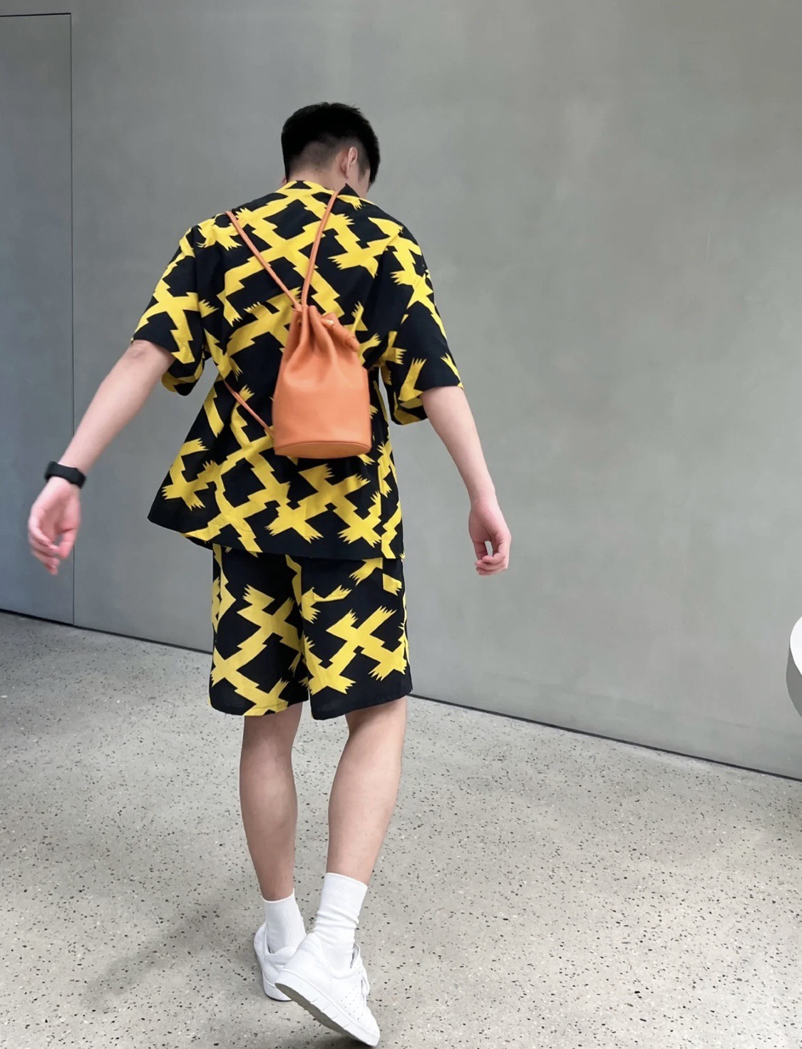 LOEWE罗意威 Sailor 抽绳水桶包 0678橘色