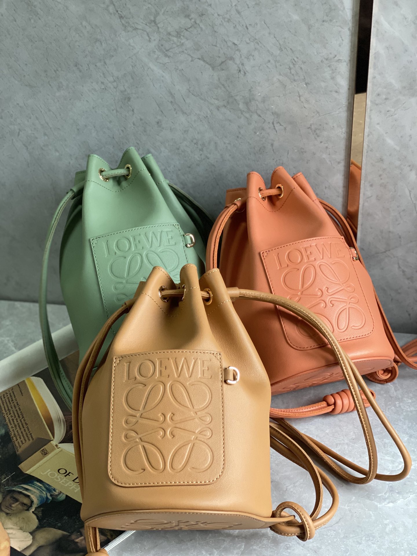 LOEWE罗意威 Sailor 抽绳水桶包 0678橘色