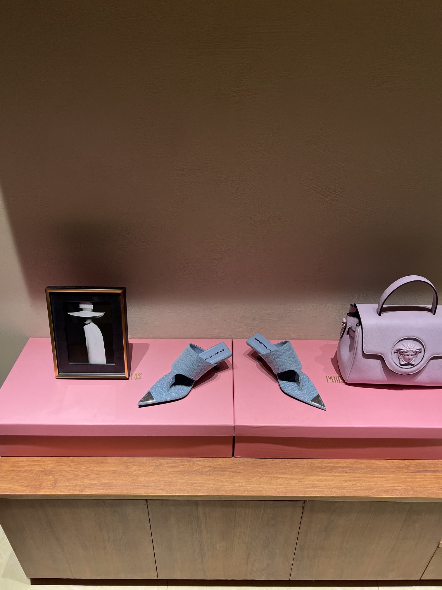 Trendy Metallic Cowboy Sandals with Unique Design and High Heels - 图片 3