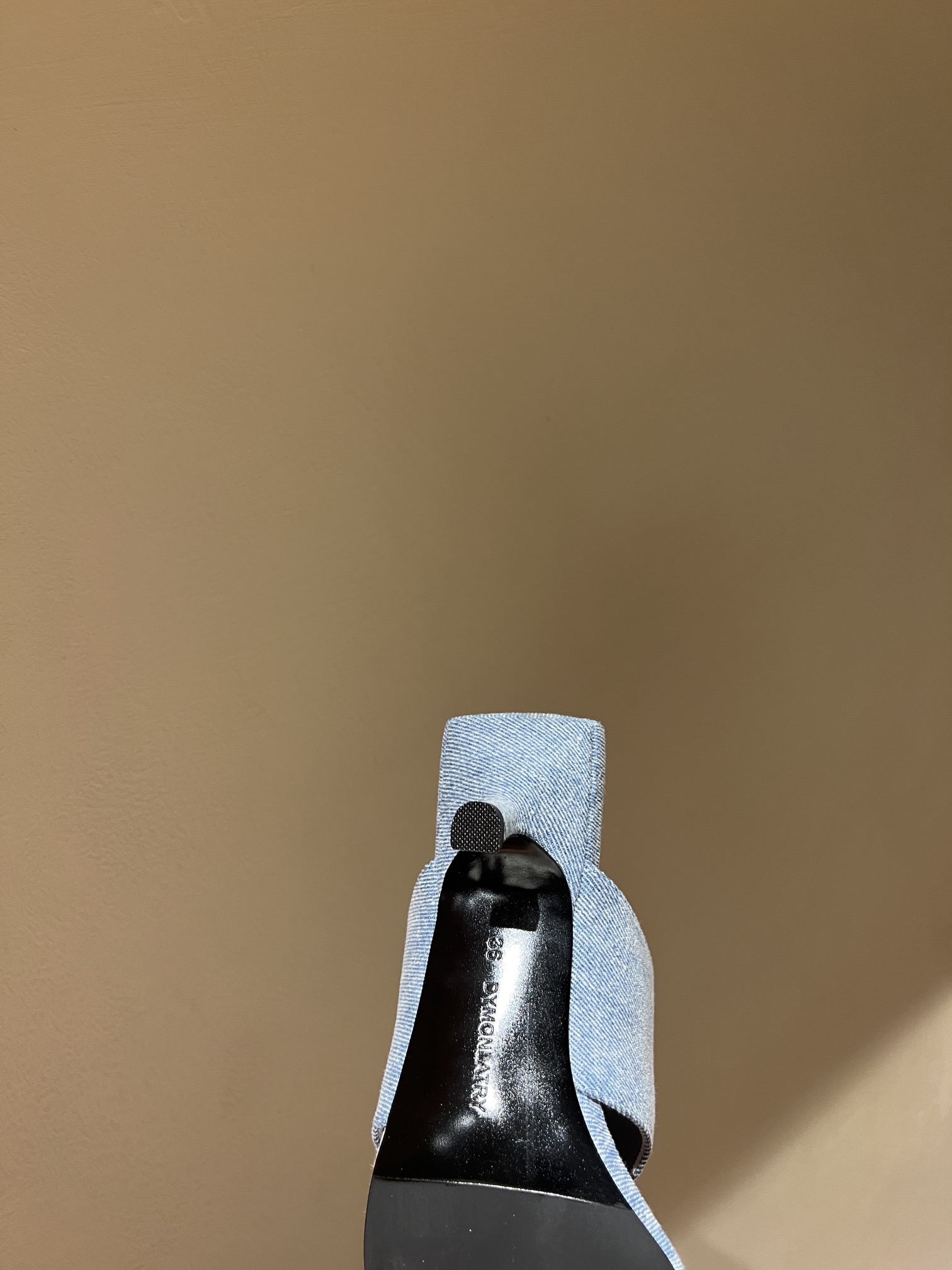 Trendy Metallic Cowboy Sandals with Unique Design and High Heels - 图片 5