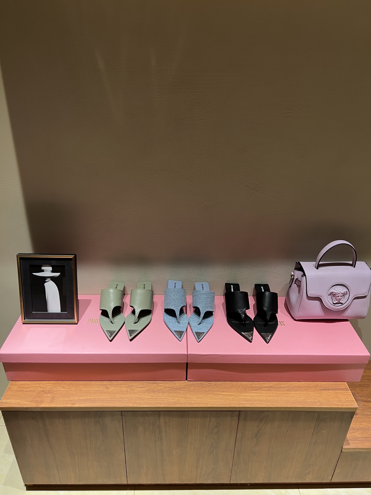 Trendy Metallic Cowboy Sandals with Unique Design and High Heels - 图片 9