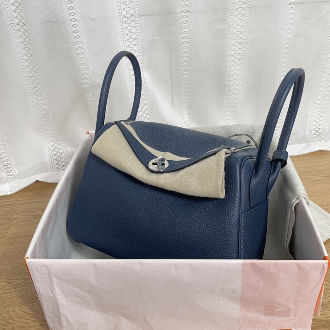 NO:717909,Lindy 26cm sapphire blue, silver buckle, imported TC leather, handmade wax thread, full leather with good gloss ~, Hermes, hermes, Hermes,19860909Lindy 26cm 宝石蓝 银扣 进口TC皮 手工蜡线 皮质饱满光泽度好～,爱马仕,hermes,Hermes,,Bag