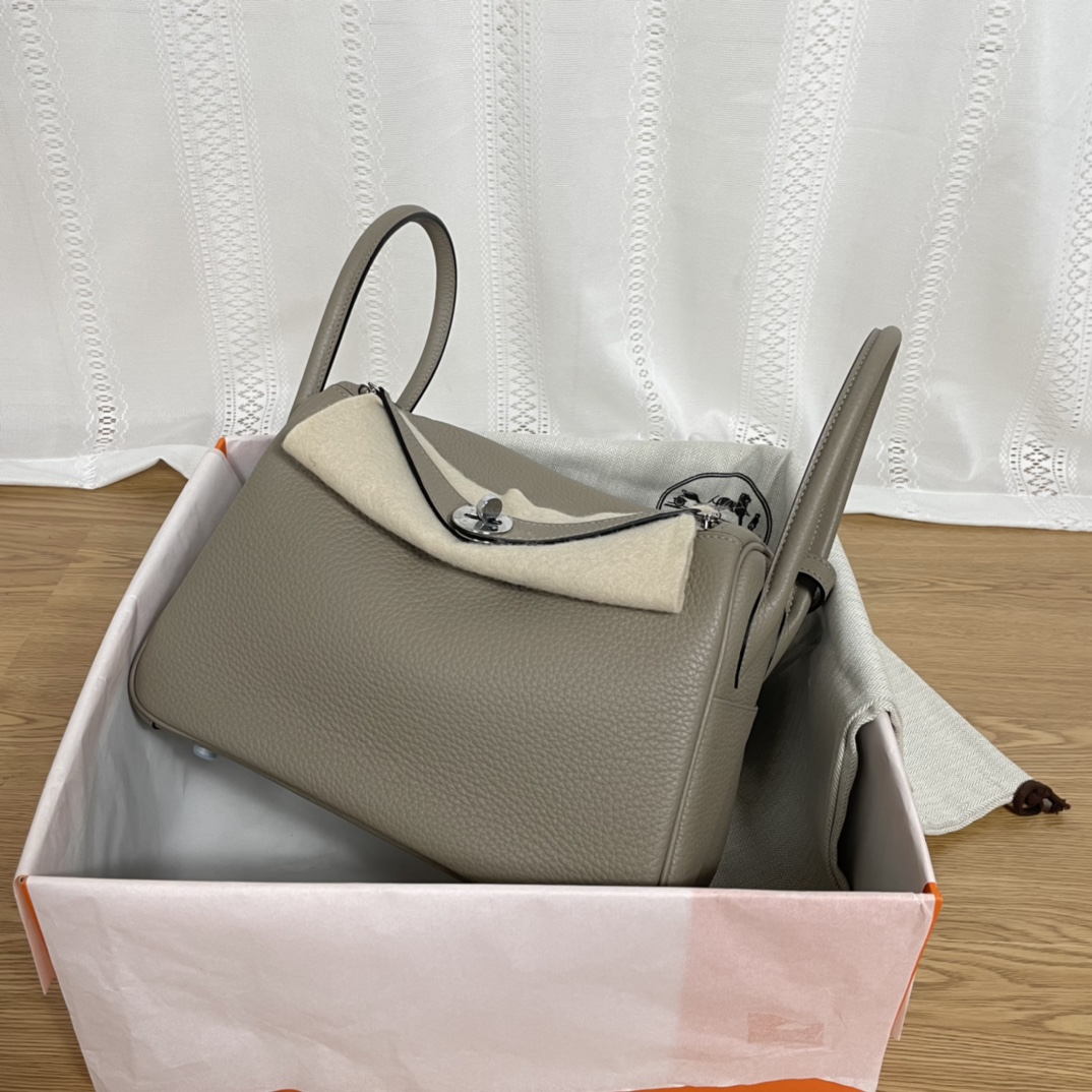NO:717915,Lindy 26cm, asphalt gray, silver buckle, imported TC leather, handmade wax thread, full leather with good gloss ~, Hermes, hermes, Hermes,19860909Lindy 26cm 沥青灰 银扣 进口TC皮 手工蜡线 皮质饱满光泽度好～,爱马仕,hermes,Hermes,,Bag
