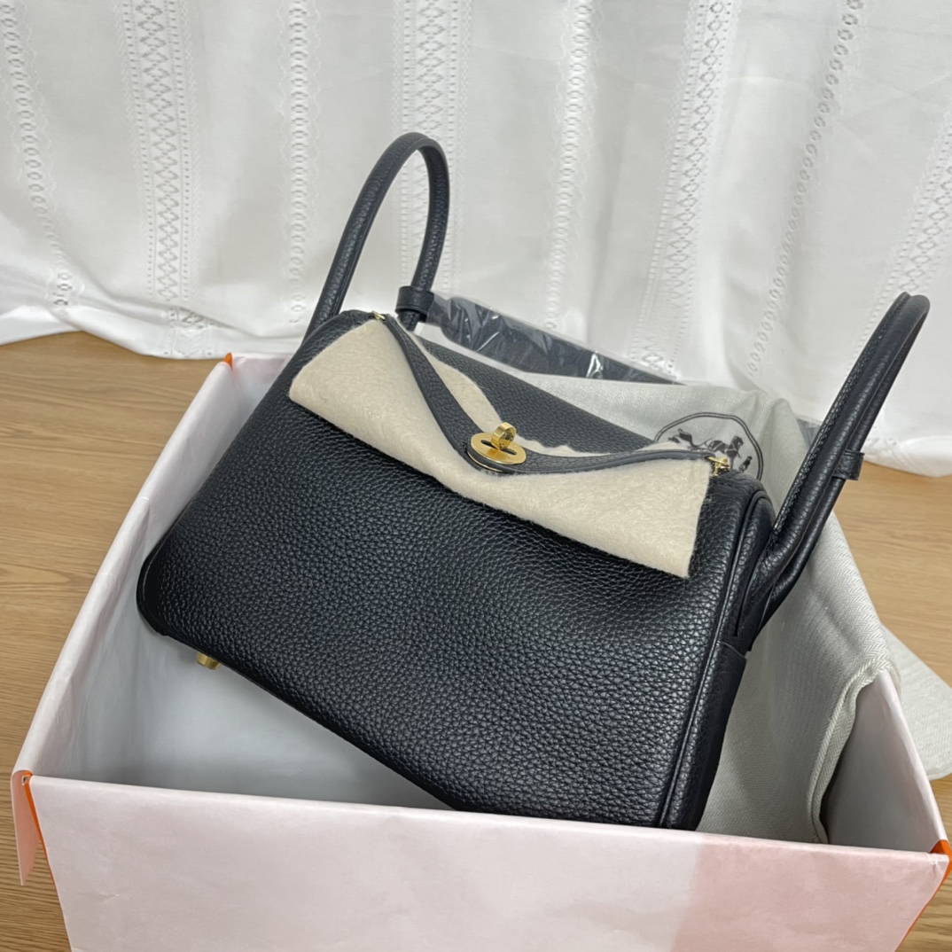 NO:717918,Lindy 26cm black gold buckle, imported TC leather, handmade wax thread, full leather with good gloss ~, Hermes, hermes, Hermes,19860909Lindy 26cm 黑色 金扣 进口TC皮 手工蜡线 皮质饱满光泽度好～,爱马仕,hermes,Hermes,,Bag