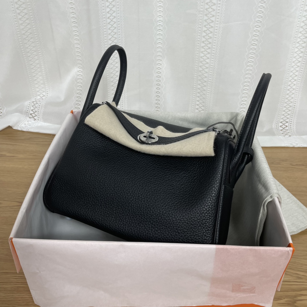 NO:717921,Lindy 26cm black silver buckle, imported TC leather, handmade wax thread, full leather and good gloss ~, Hermes, hermes, Hermes,19860909Lindy 26cm 黑色 银扣 进口TC皮 手工蜡线 皮质饱满光泽度好～,爱马仕,hermes,Hermes,,Bag