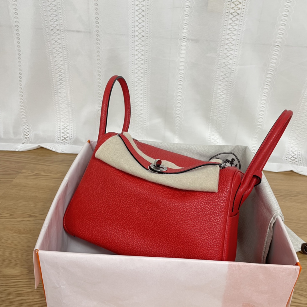 NO:717927,Lindy 26cm, national flag red, silver buckle, imported TC leather, handmade wax thread, full leather with good gloss ~, Hermes, hermes, Hermes,19860909Lindy 26cm 国旗红 银扣 进口TC皮 手工蜡线 皮质饱满光泽度好～,爱马仕,hermes,Hermes,,Bag
