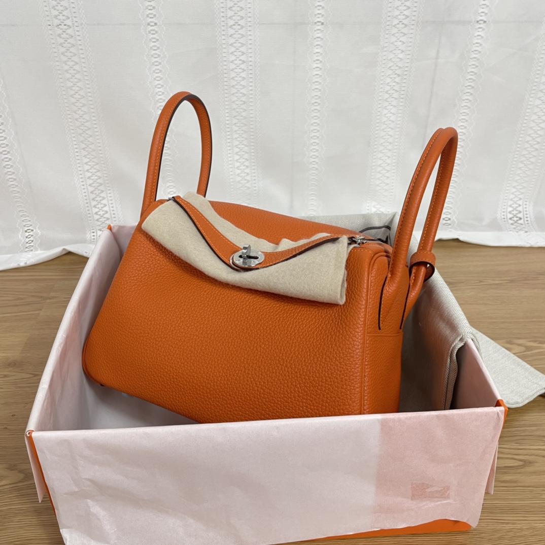 NO:717911,Lindy 26cm, orange, silver buckle, imported TC leather, handmade wax thread, full leather with good gloss ~, Hermes, hermes, Hermes,19860909Lindy 26cm 橙色 银扣 进口TC皮 手工蜡线 皮质饱满光泽度好～,爱马仕,hermes,Hermes,,Bag