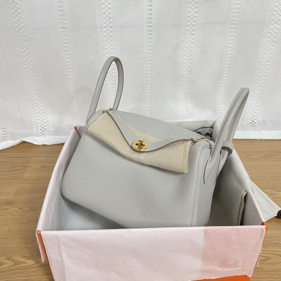 NO:717934,Lindy 26cm, pearl gray, gold buckle, imported TC leather, handmade wax thread, full leather with good gloss ~, Hermes, hermes, Hermes,19860909Lindy 26cm 珍珠灰 金扣 进口TC皮 手工蜡线 皮质饱满光泽度好～,爱马仕,hermes,Hermes,,Bag