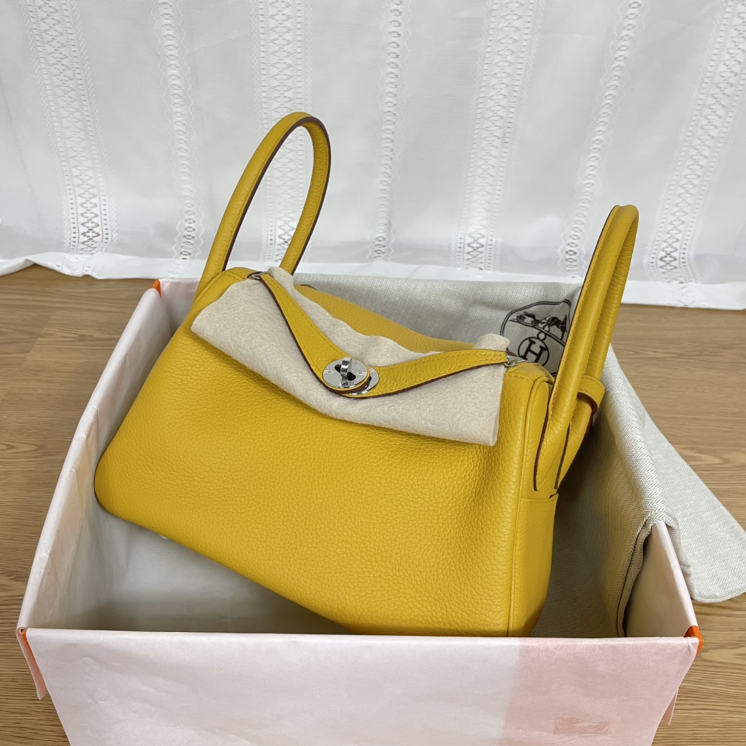 NO:717930,Lindy 26cm, amber yellow, silver buckle, imported TC leather, handmade wax thread, full leather with good gloss ~, Hermes, hermes, Hermes,19860909Lindy 26cm 琥珀黄 银扣 进口TC皮 手工蜡线 皮质饱满光泽度好～,爱马仕,hermes,Hermes,,Bag
