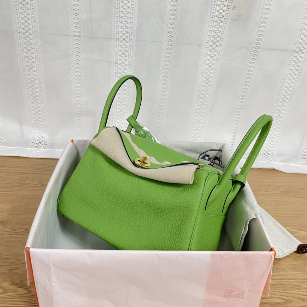 NO:717942,Lindy 26cm, avocado green, gold buckle, imported TC leather, handmade wax thread, full leather with good gloss ~, Hermes, hermes, Hermes,19860909Lindy 26cm 牛油果绿 金扣 进口TC皮 手工蜡线 皮质饱满光泽度好～,爱马仕,hermes,Hermes,,Bag