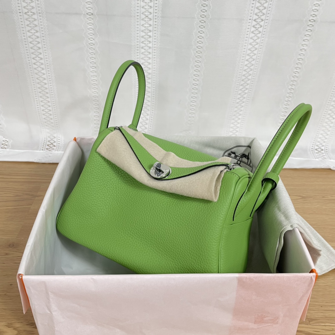 NO:717943,Lindy 26cm, avocado green, silver buckle, imported TC leather, handmade wax thread, full leather with good gloss ~, Hermes, hermes, Hermes,19860909Lindy 26cm 牛油果绿 银扣 进口TC皮 手工蜡线 皮质饱满光泽度好～,爱马仕,hermes,Hermes,,Bag