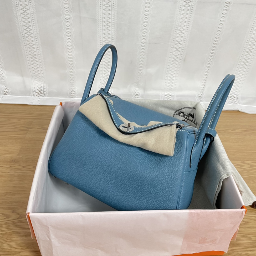NO:717945,Lindy 26cm denim blue, silver buckle, imported TC leather, handmade wax thread, full leather with good gloss ~, Hermes, hermes, Hermes,19860909Lindy 26cm 牛仔蓝 银扣 进口TC皮 手工蜡线 皮质饱满光泽度好～,爱马仕,hermes,Hermes,,Bag