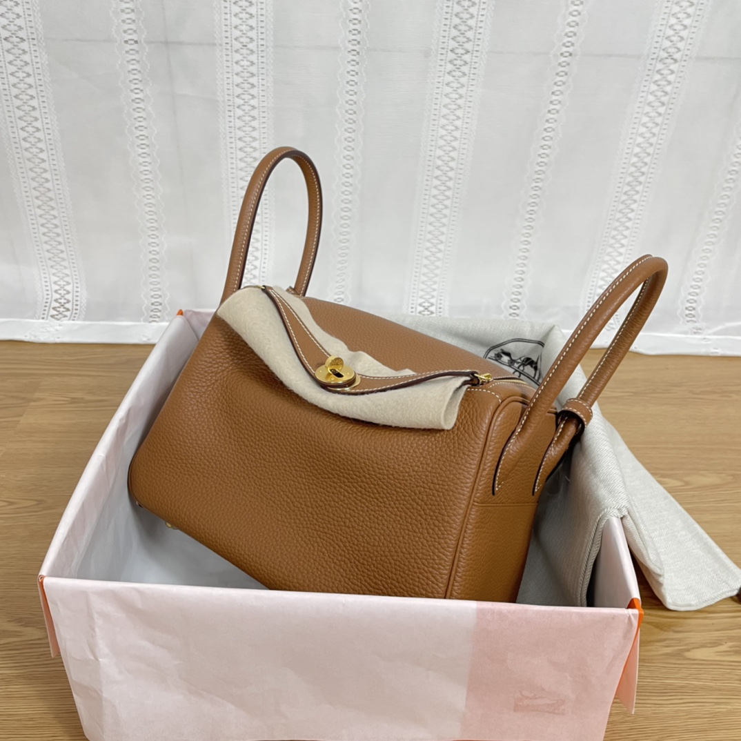 NO:717931,Lindy 26cm golden brown, gold buckle, imported TC leather, handmade wax thread, full leather with good gloss ~, Hermes, hermes, Hermes,19860909Lindy 26cm 金棕 金扣 进口TC皮 手工蜡线 皮质饱满光泽度好～,爱马仕,hermes,Hermes,,Bag