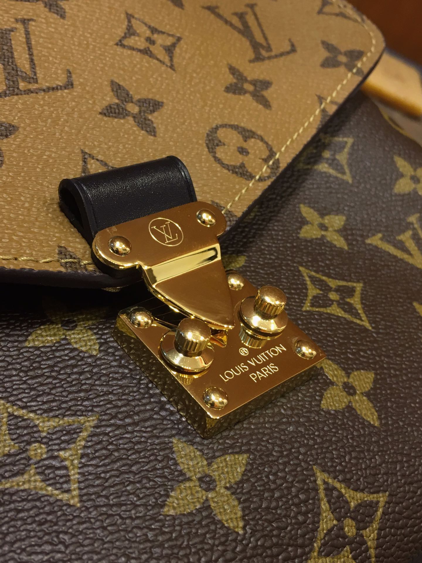 Louis Vuitton 专柜款经典手袋 5