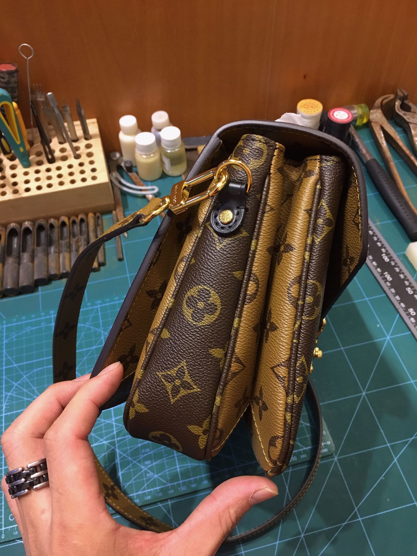 Louis Vuitton 专柜款经典手袋 7