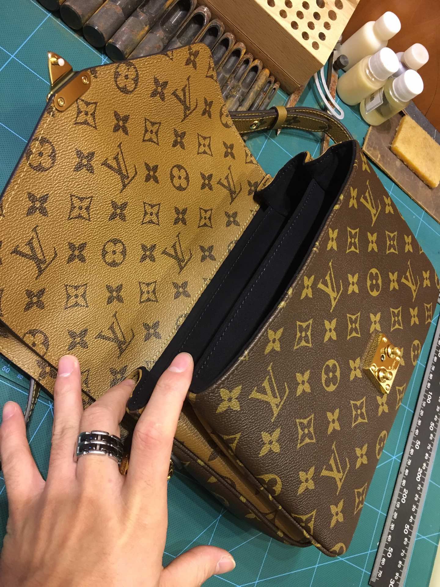 Louis Vuitton 专柜款经典手袋 9