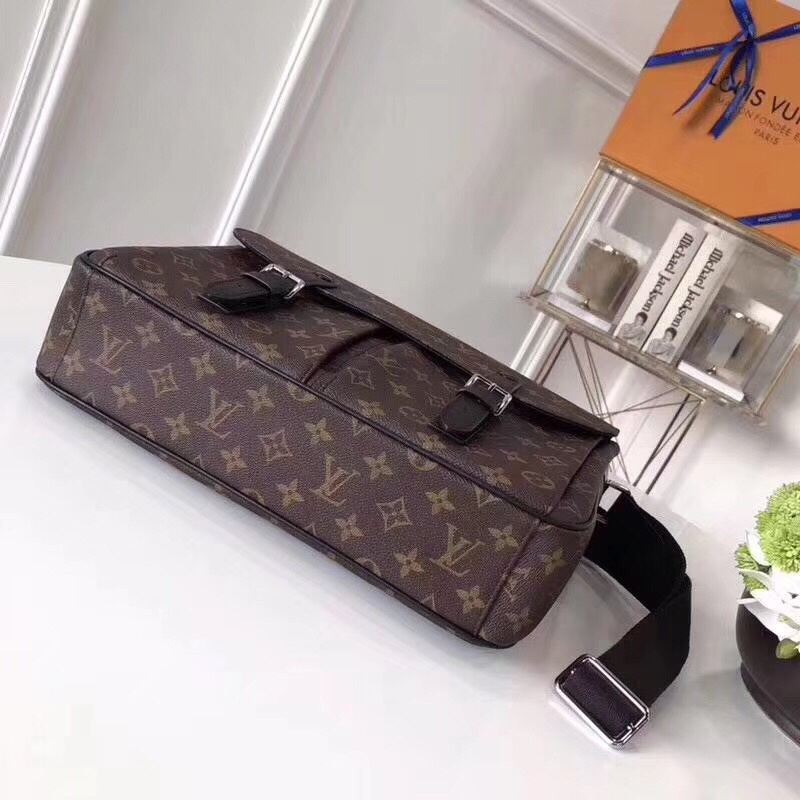Louis Vuitton Luxury Handbag Collection 4