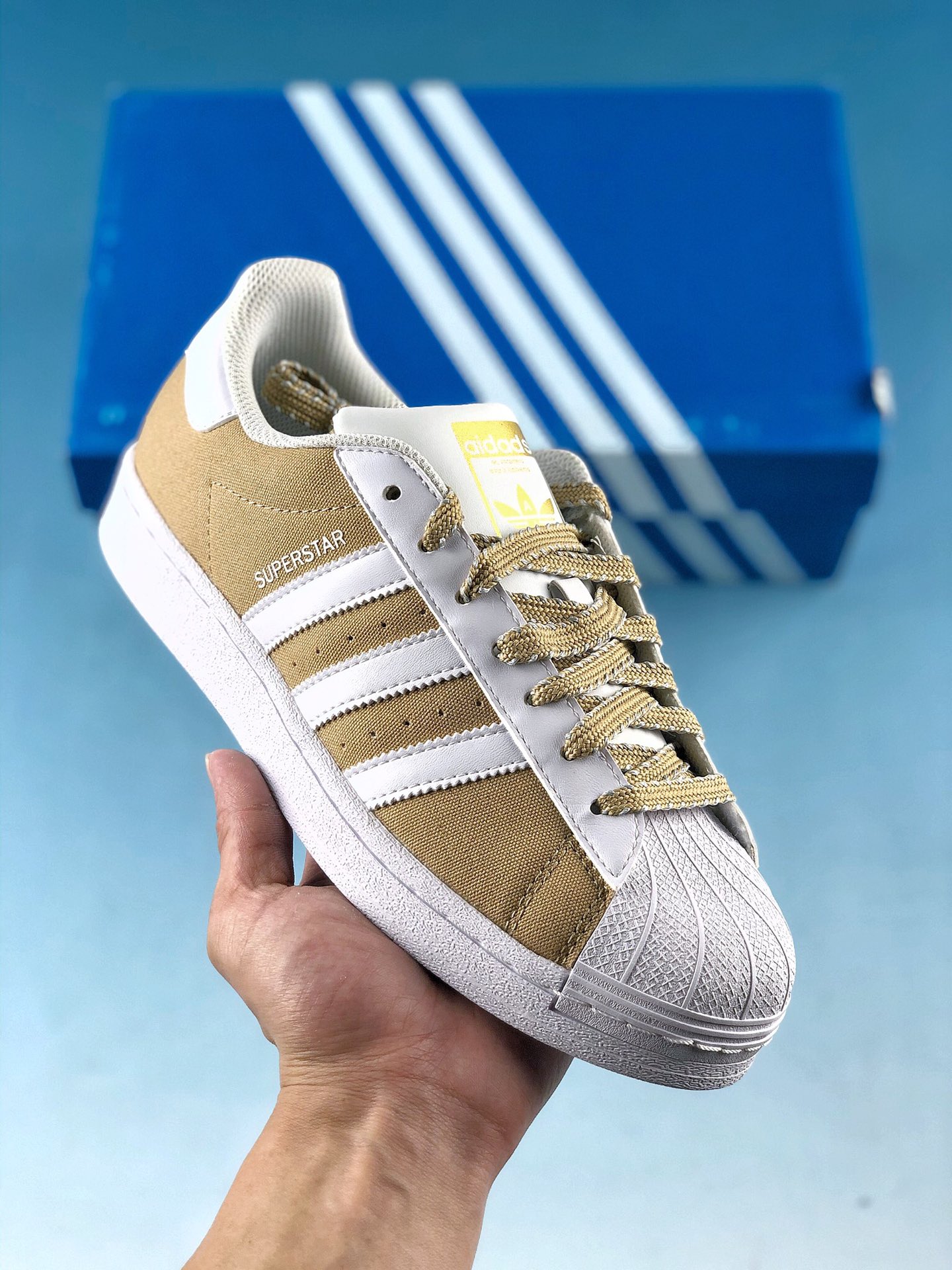 福利特价 冲刺618
（固）
级司公 Adidas Originals Superstar 典经贝壳官头网步同 拍实首发渠正道品单订 诠释场市最高工水艺平区别市面普通版标真本，进出专柜无力压 货号：GX7920 尺码：36-44（半带码