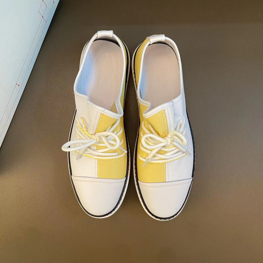 I0  高品质😍 欧美大师设计简洁高档大气，专柜品质值得信赖，面料进口顶级牛皮 。😍 羊皮内里🐑 做工精细，专柜原版大底，上脚舒适百搭，潮男乐福专属定制，小 麦昆 Alexander McQueen  适合司机户外行车🚗 休闲鞋系列之首 男鞋