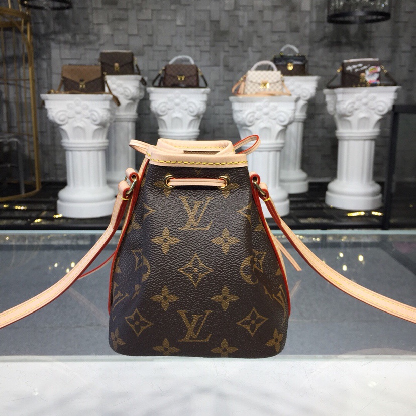 Louis Vuitton 专柜款经典手袋 3