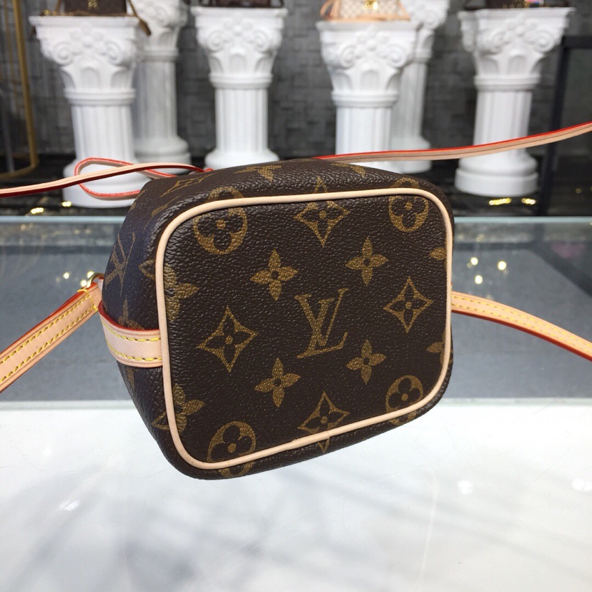 Louis Vuitton 专柜款经典手袋 8