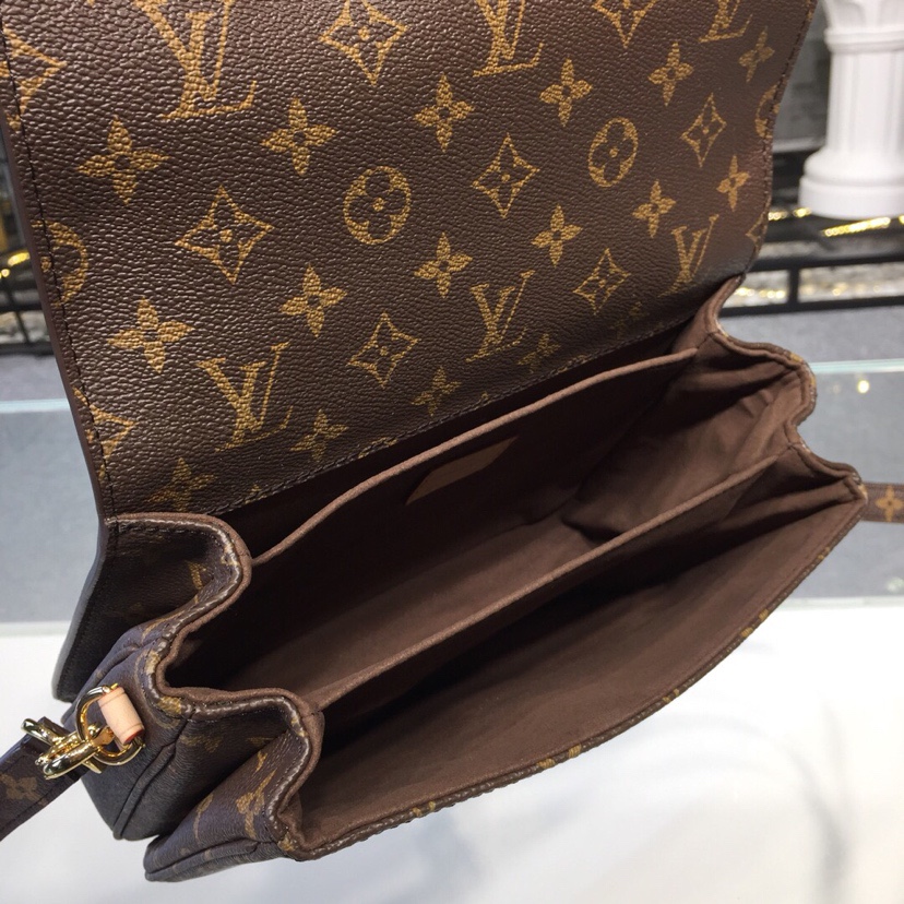 Louis Vuitton Luxury Handbag Collection 7