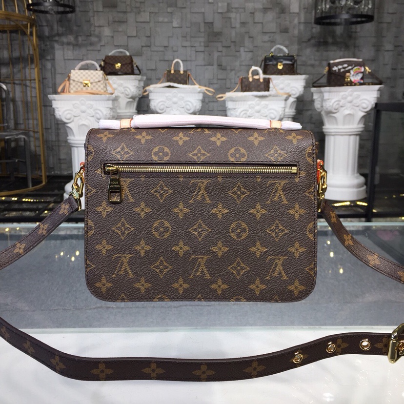 Louis Vuitton Luxury Handbag Collection 3