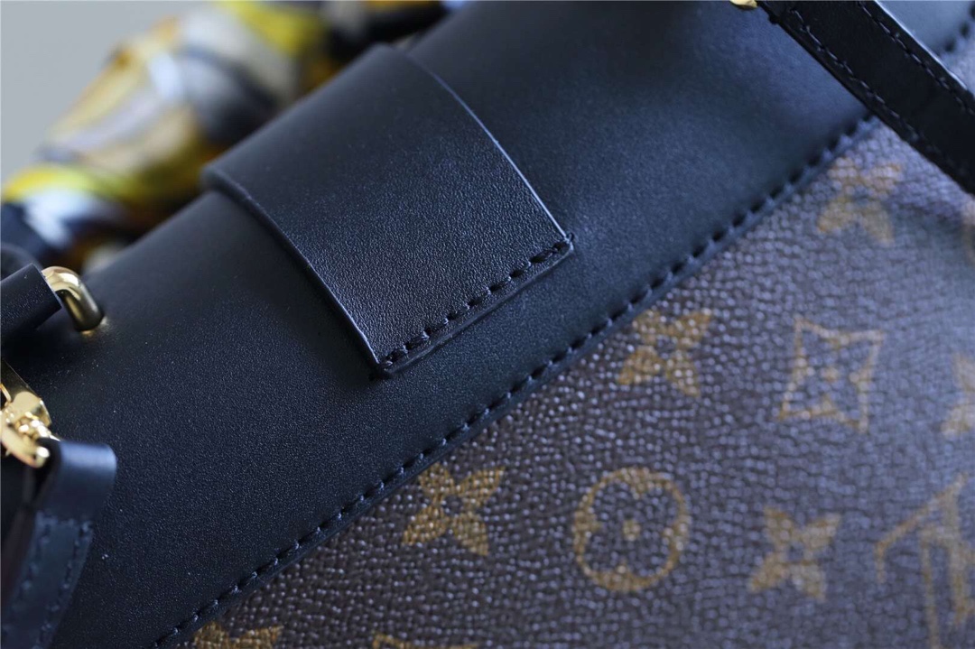 Louis Vuitton Haute Couture Classic Luxury Handbag Shoulder Crossbody 7