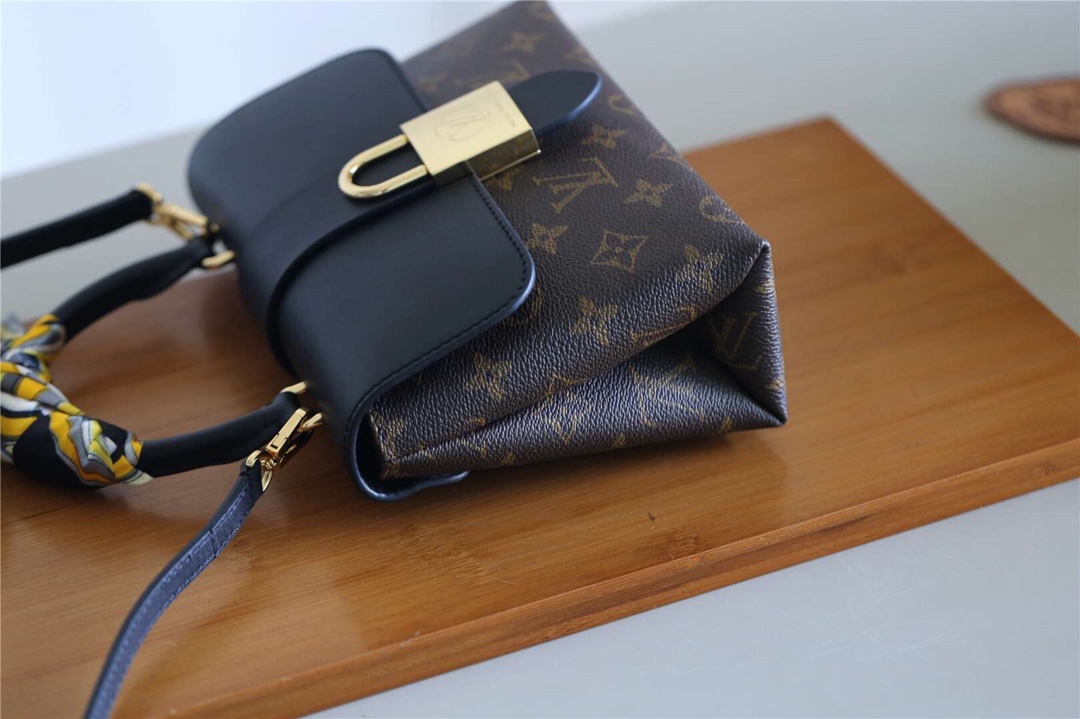 Louis Vuitton Haute Couture Classic Luxury Handbag Shoulder Crossbody 3