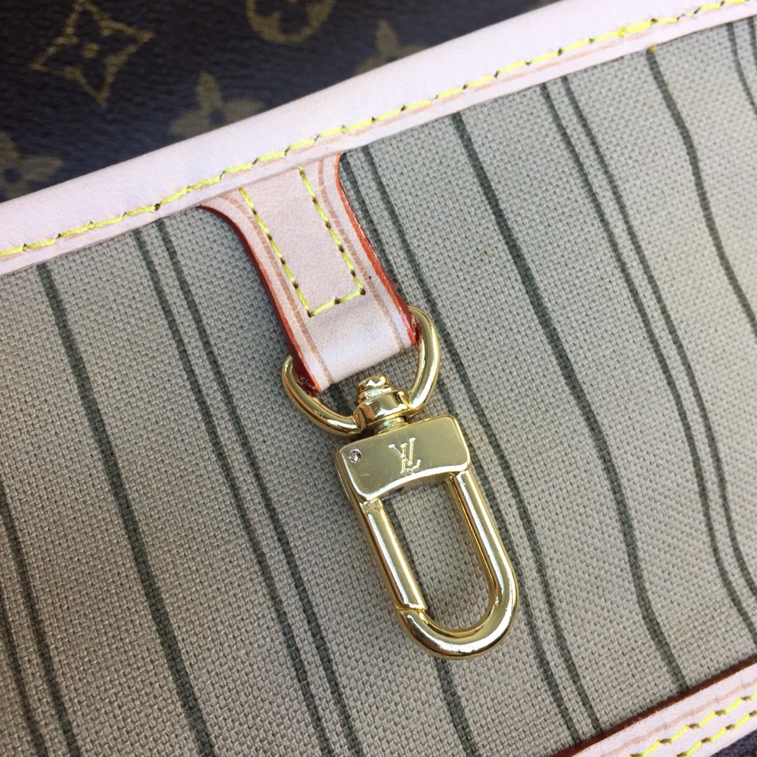 Louis Vuitton Luxury Handbag Collection 7
