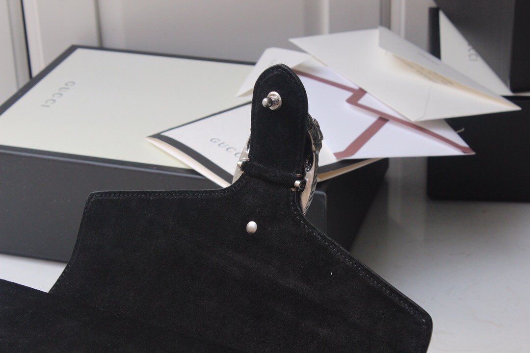 Gucci Bag Collection crafted with premium materials and signature design 5