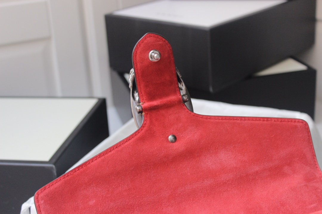 Gucci Bag Collection crafted with premium materials and signature design 6
