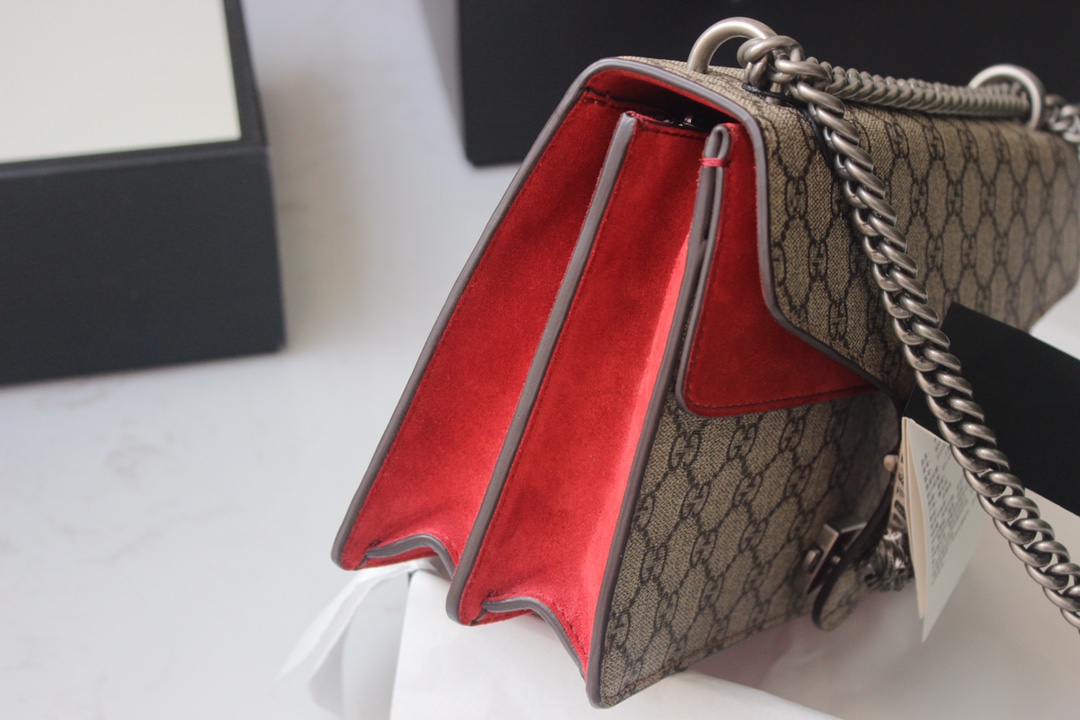 Gucci Bag Collection crafted with premium materials and signature design 3