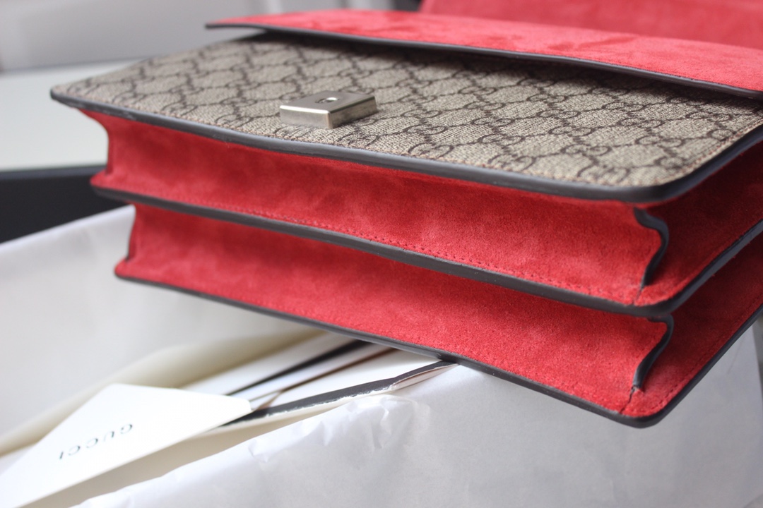 Gucci Bag Collection crafted with premium materials and signature design 8