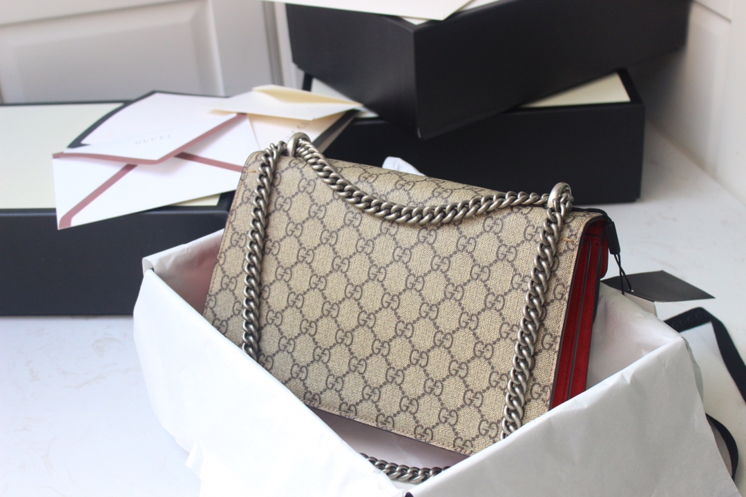 Gucci Bag Collection crafted with premium materials and signature design 2